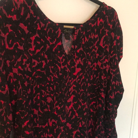 Sold @ consignment - Pretty top 😍 - Picture 3 of 5